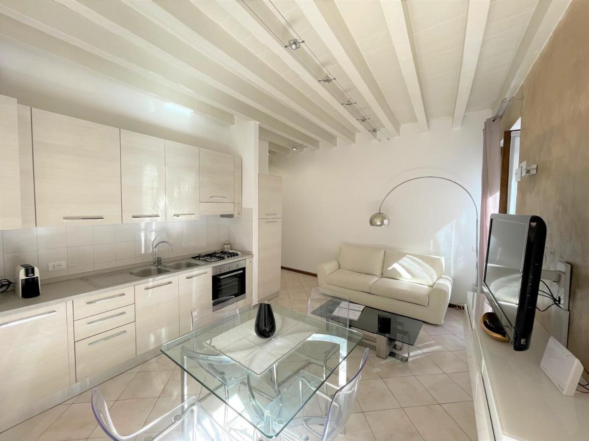 Desenzanoloft Le Petit Bijou - Restyling 2025 - Downtown Desenzano del Garda Exterior foto