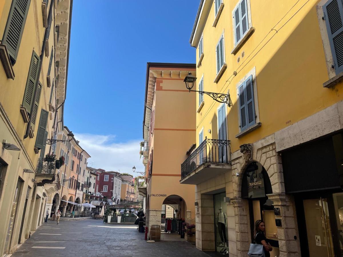 Desenzanoloft Le Petit Bijou - Restyling 2025 - Downtown Desenzano del Garda Exterior foto