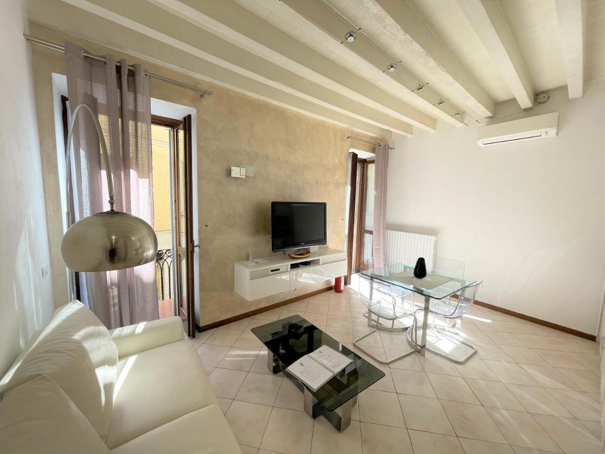 Desenzanoloft Le Petit Bijou - Restyling 2025 - Downtown Desenzano del Garda Exterior foto