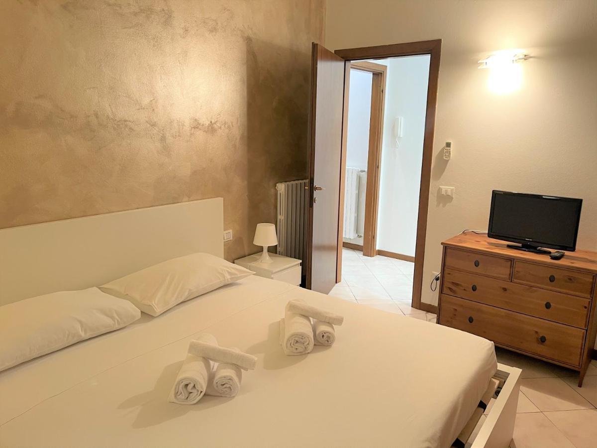Desenzanoloft Le Petit Bijou - Restyling 2025 - Downtown Desenzano del Garda Exterior foto